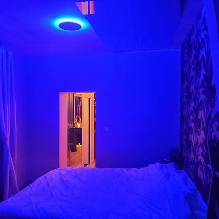 Love Room « L'Etreinte Doree » 伊利耶 外观 照片