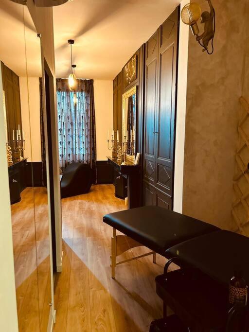 Love Room « L'Etreinte Doree » 伊利耶 外观 照片
