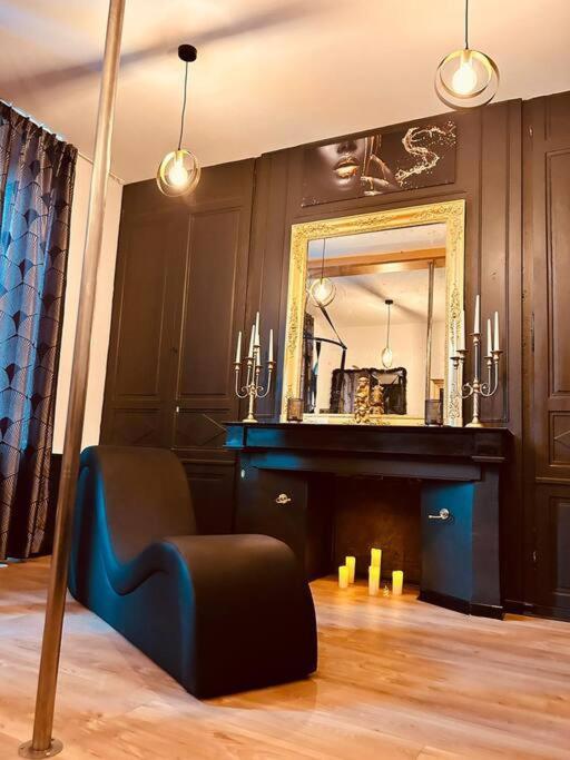 Love Room « L'Etreinte Doree » 伊利耶 外观 照片