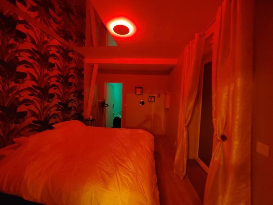 Love Room « L'Etreinte Doree » 伊利耶 外观 照片
