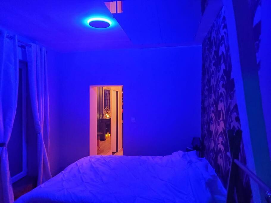 Love Room « L'Etreinte Doree » 伊利耶 外观 照片