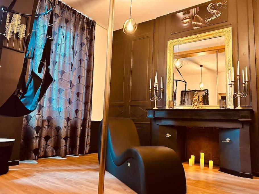 Love Room « L'Etreinte Doree » 伊利耶 外观 照片
